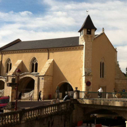 Enduit des façades de l'ancienne église de Brantôme