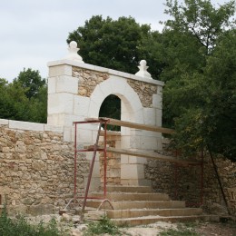 creation of a porch for an enclosed garden in the Dordogne